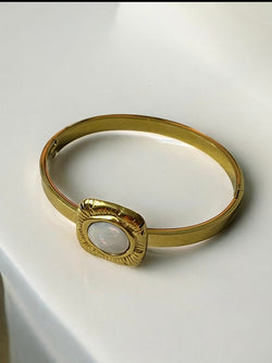 JewelsStar Anti-Tarnish Gold-Plated Bracelet | Elegant, Waterproof & Skin-Friendly | Daily Wear Designer Bracelet for Women
